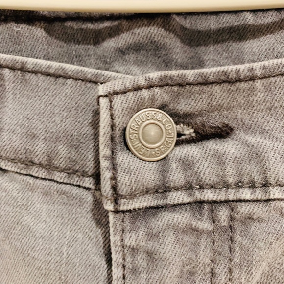 Levi's Waist Size 34 Length 30 Gray 559 Relaxed Straight Men's Jeans - Picture 3 of 5